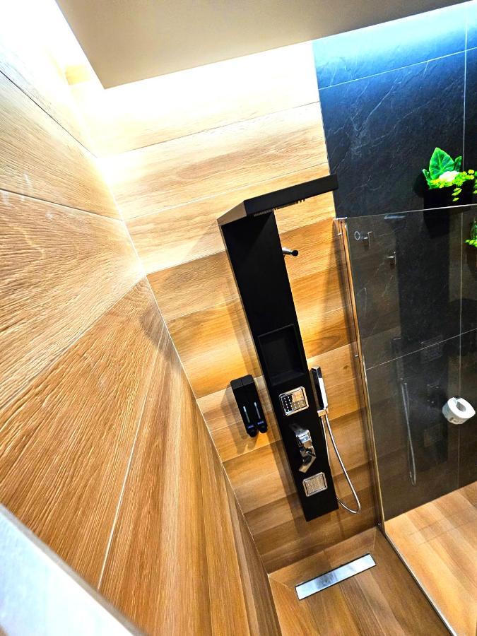 Trilogy Prestige - Central Premium Suites Lecce Luaran gambar