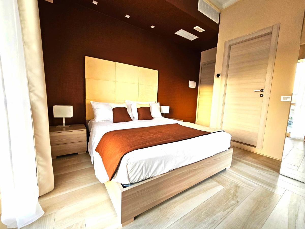 Trilogy Prestige - Central Premium Suites Lecce Luaran gambar